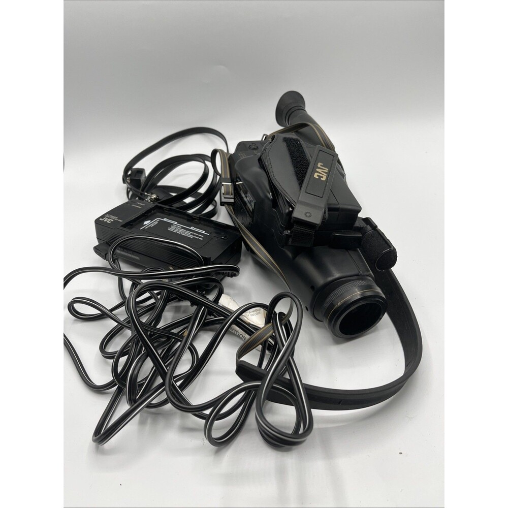 JVC Compact VHS GR-15 Camcorder  FOR PARTS ONLY